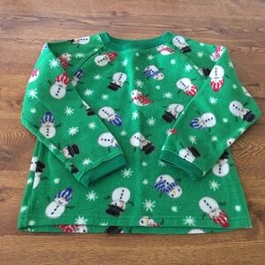 Kids size small green winter pajama set with snowmen
